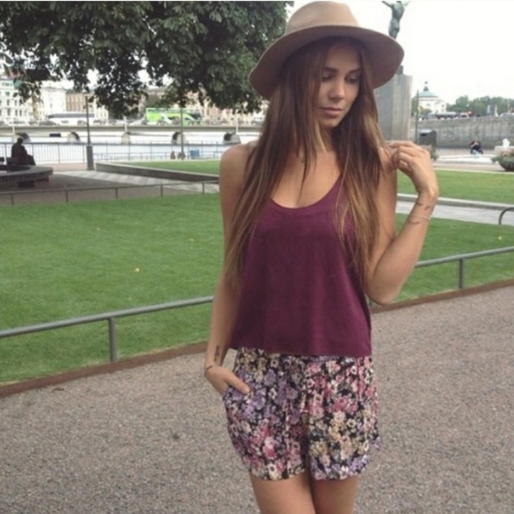 Brandy Melville Pants - Donated to Maui Fire Victims/ Brandy Melville floral shorts eve remi S Hayden BM